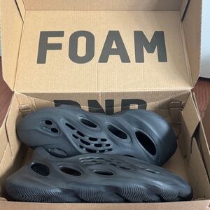 Yeezy Foam Runner Black